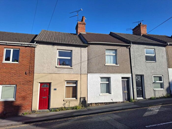 2 Bedroom Terraced House For Sale In Eastcott Hill, Swindon, Wiltshire, SN1
