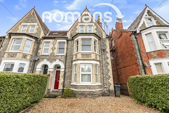 2 Bedroom Flat To Rent In Tilehurst Road, Reading, RG30