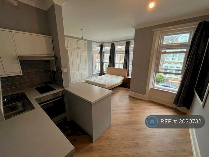 Studio To Rent In Halesworth Rd, London, SE13