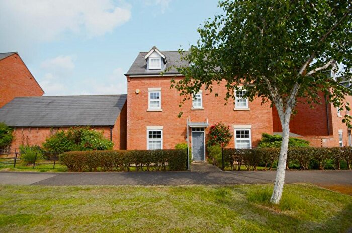 5 Bedroom Detached House For Sale In The Jitty, Mawsley Village, NN14