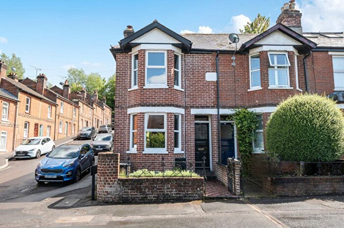 3 Bedroom End Of Terrace House For Sale In Greenhill Road, Winchester, Hampshire, SO22