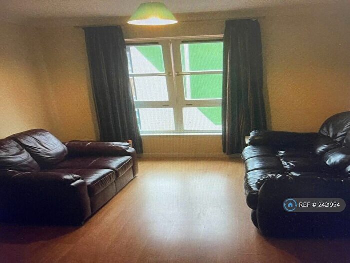 5 Bedroom Terraced House To Rent In Urquhart Street, Dundee, DD1