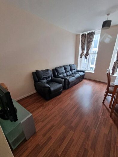 2 Bedroom Flat To Rent In Flat, Netherkirkgate, Aberdeen, AB10