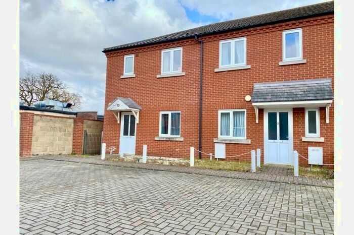 3 Bedroom Terraced House To Rent In Earlham Green Lane, Norwich, NR5