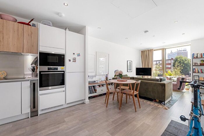 1 Bedroom Flat For Sale In Stockwell Road, SW9