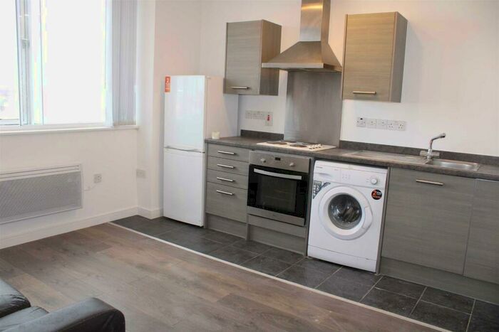 1 Bedroom Flat To Rent In Lombard Street West, West Bromwich, B70