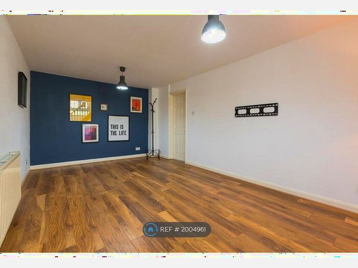 2 Bedroom Flat To Rent In Leytonstone, London, E11