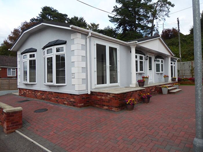 2 Bedroom Mobile/park Home For Sale In Underhill Park, Tiverton, EX16