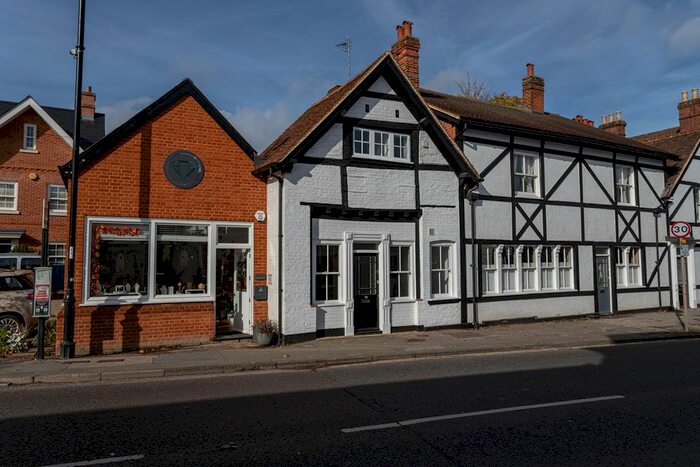 1 Bedroom Flat To Rent In High Street, Hartley Wintney, Hartley Wintney, RG27