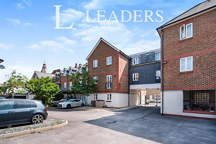 2 Bedroom Apartment To Rent In Exmouth Road, Southsea, PO5