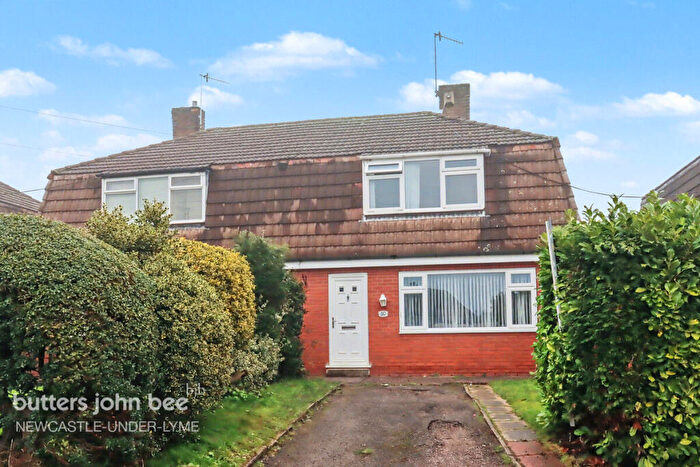 3 Bedroom Semi Detached House For Sale In Chestnut Grove, Newcastle, ST5