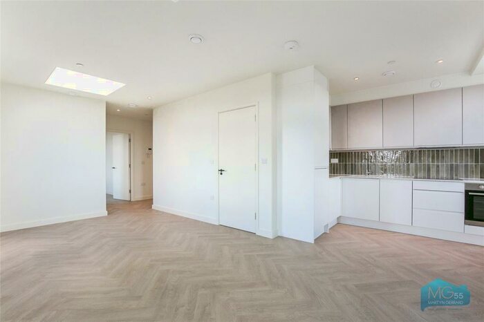 1 Bedroom Apartment To Rent In Ballards Lane, London, N3