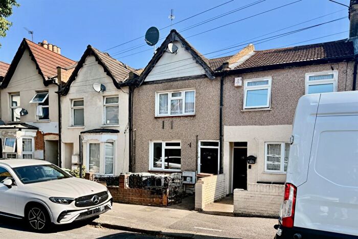 1 Bedroom Flat To Rent In Lindley Road, Leyton, E10