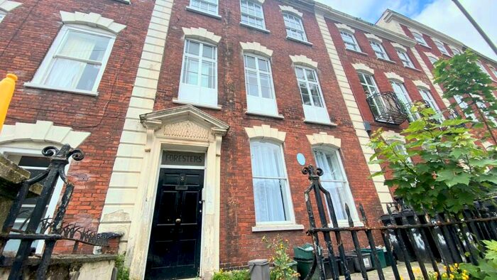 3 Bedroom Flat To Rent In King Square, Bristol, BS2