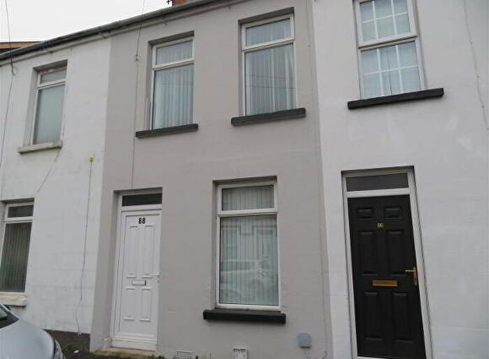 2 Bedroom Mid Terraced House For Sale In Union Street, Lurgan, BT66