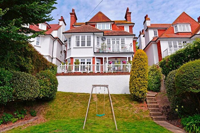 3 Bedroom Flat For Sale In Baslow Road, Meads, Eastbourne, East Sussex, BN20