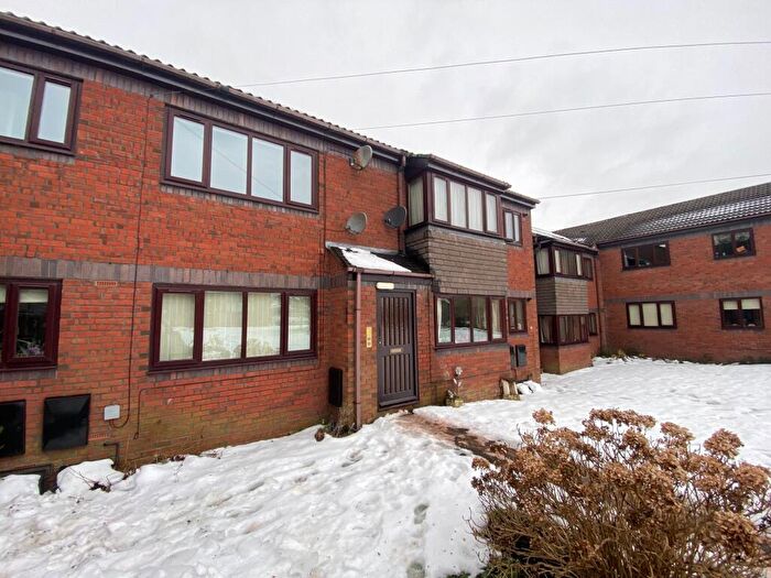 2 Bedroom Apartment To Rent In Shaw Royd, Yeadon, Leeds, LS19