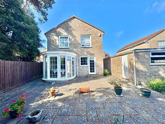 4 Bedroom Detached House For Sale In Glebe Fields, Milford On Sea, SO41