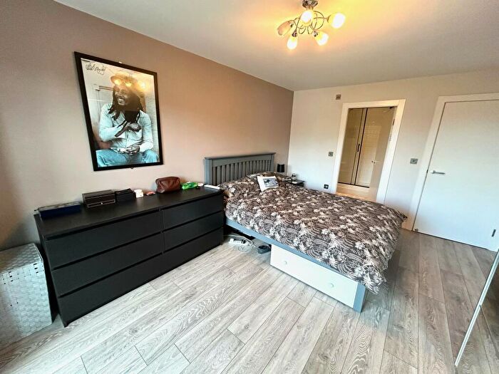 2 Bedroom Apartment To Rent In Galleon Way, Cardiff Bay, CF10