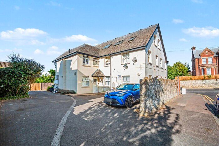 1 Bedroom Flat For Sale In Oxden Court, Pine Grove, Penenden Heath, Maidstone, ME14