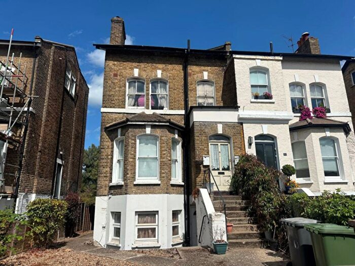 1 Bedroom Flat For Sale In B Southbrook Road, London, SE12