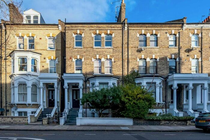 Studio To Rent In Edith Road, London, W14