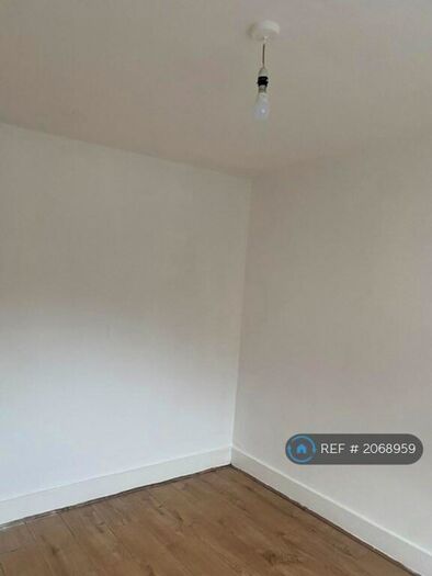1 Bedroom Flat To Rent In High Road, London, NW10