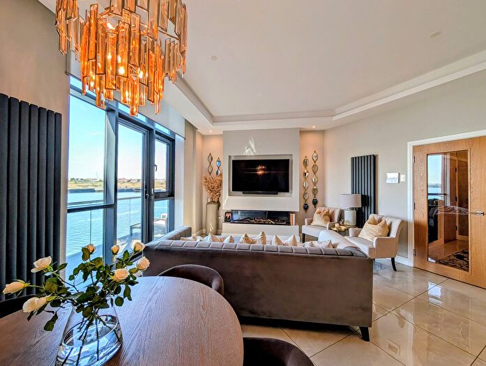2 Bedroom Flat For Sale In Long Row, South Shields, NE33