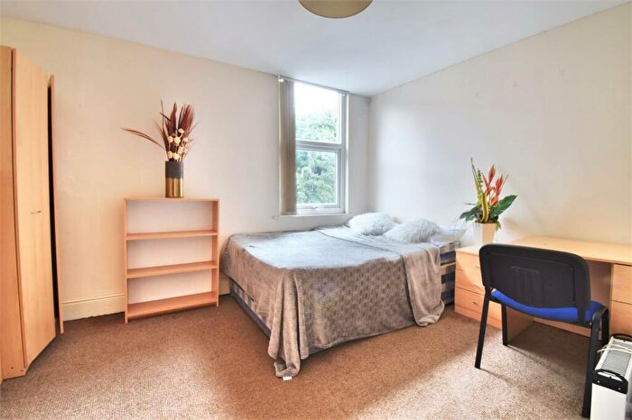 5 Bedroom Terraced House To Rent In Bower Road, Sheffield, S10