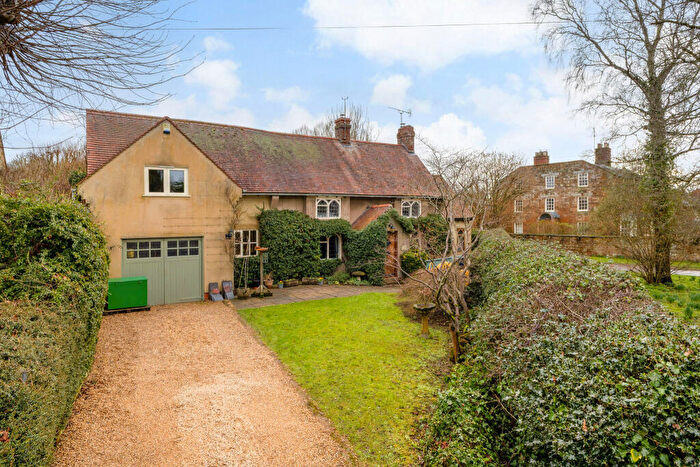 4 Bedroom Cottage For Sale In The Holloway, Priors Marston, CV47