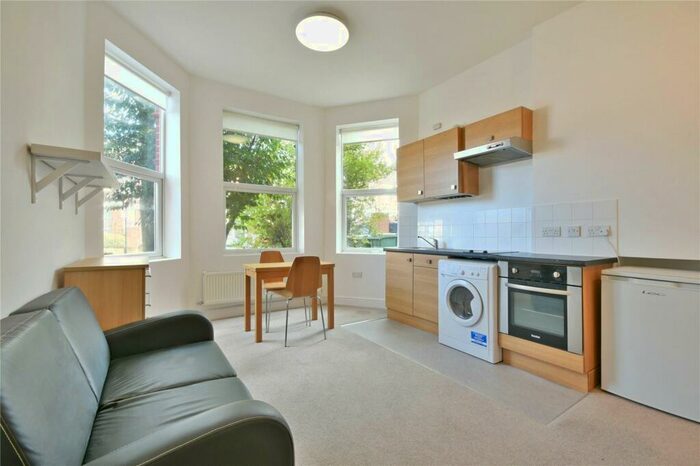 Studio To Rent In Fordwych Road, Cricklewood, NW2