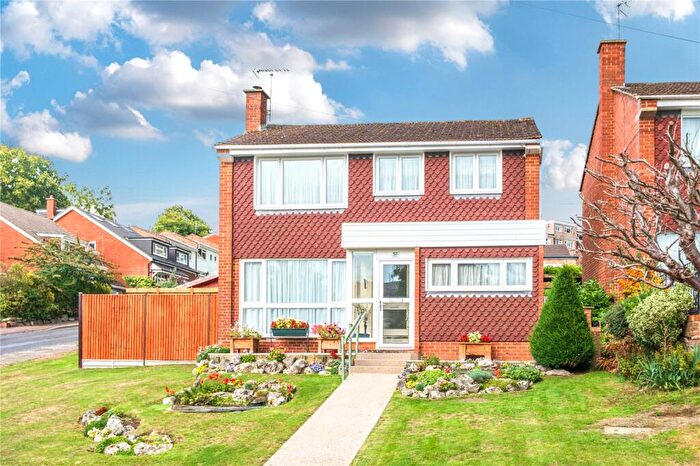 4 Bedroom Detached House For Sale In Chase Ridings, Enfield, EN2