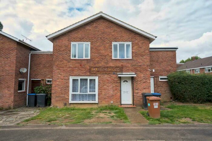5 Bedroom End Of Terrace House To Rent In Meadowcroft, Hatfield, AL10