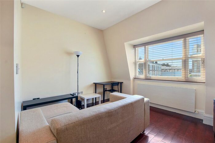1 Bedroom Flat To Rent In Campden Hill Gardens, Kensington, W8