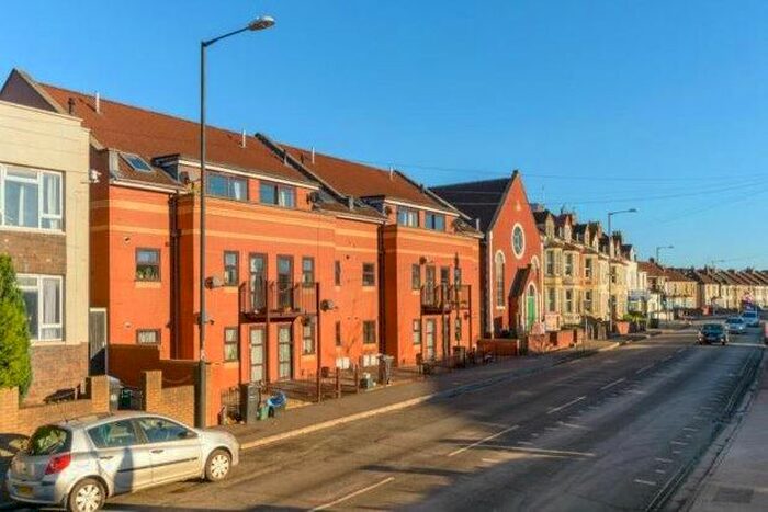 2 Bedroom Flat To Rent In St. Johns Lane, Bristol BS3