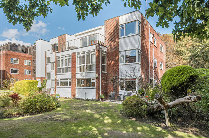 3 Bedroom Apartment For Sale In Martello Road South, Canford Cliffs, BH13