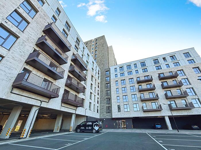 2 Bedroom Flat To Rent In Burnt Mill, Harlow, CM20