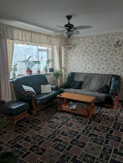 3 Bedroom Semi-Detached House To Rent In Church Road, Romford, Rm6