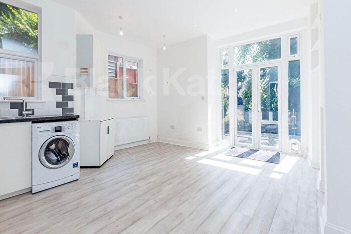 2 Bedroom Flat To Rent In Alexandra Gardens, Muswell Hill, N10