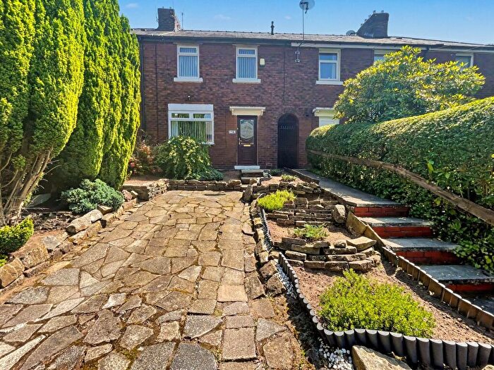 3 Bedroom Semi-Detached House For Sale In Polefield Hall Road, Prestwich, M25