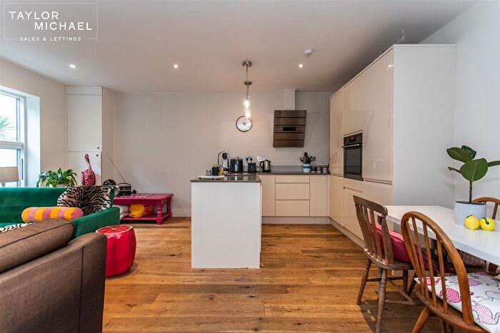 2 Bedroom Flat To Rent In Salisbury Road, Hove, BN3