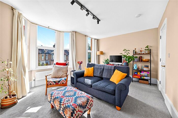 3 Bedroom Flat For Sale In Markhouse Avenue, Walthamstow, London, E17