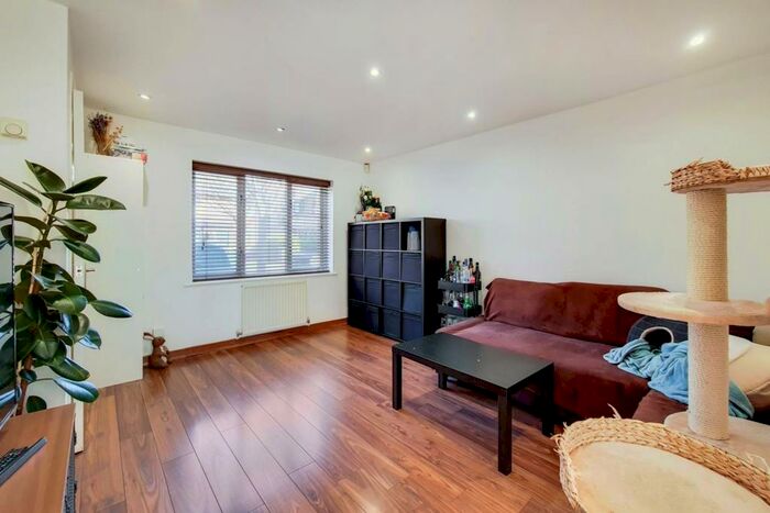 3 Bedroom House To Rent In Hanover Avenue, Royal Docks, London, E16