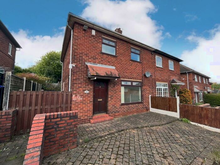 3 Bedroom Semi-Detached House To Rent In Boon Avenue, Stoke-on-Trent, Staffordshire, ST4