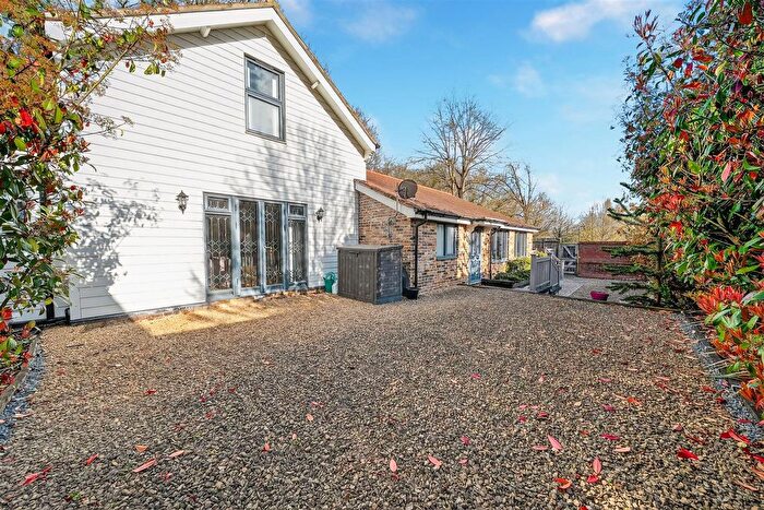 3 Bedroom Bungalow For Sale In Lingmere Close, Chigwell, IG7