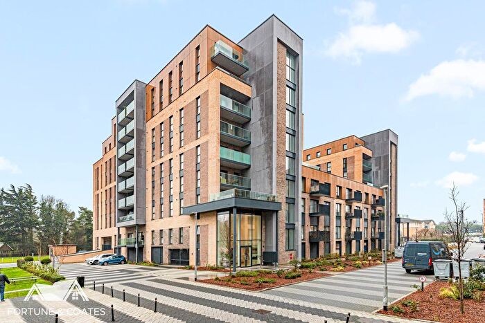 2 Bedroom Flat For Sale In Edinburgh Gate, Harlow, CM20