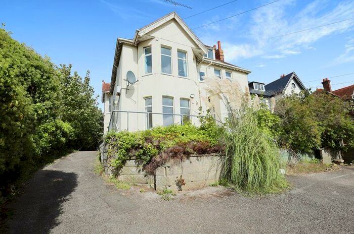 1 Bedroom Flat To Rent In Richmond Park Avenue, Queens Park, BH8