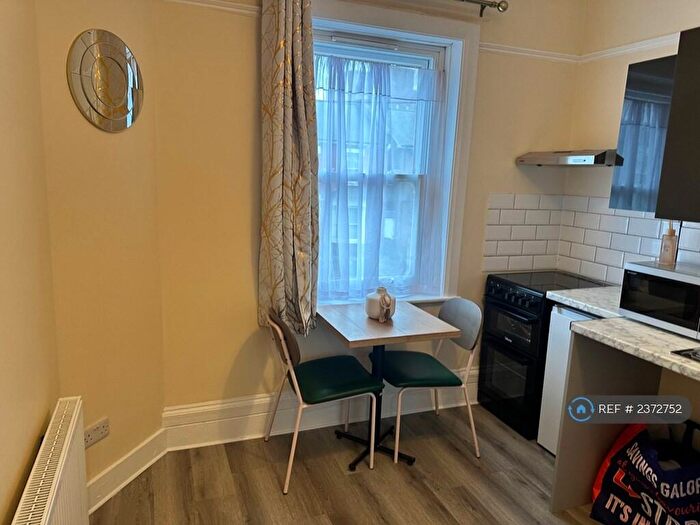 Studio To Rent In Hornsey Park Road, London, N8