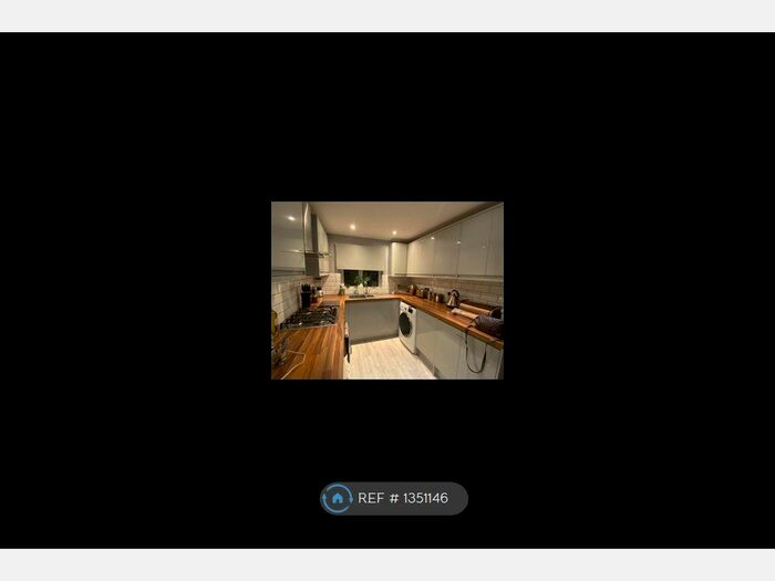 2 Bedroom Flat To Rent In Fremantle Road, Aylesbury, HP21