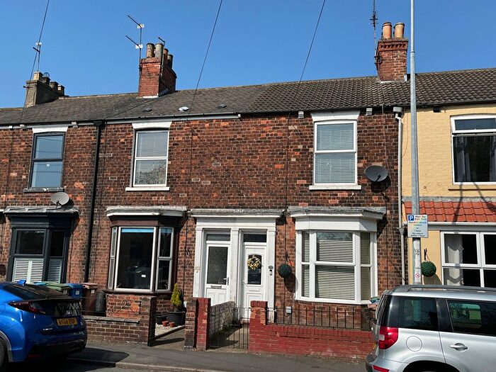 3 Bedroom Terraced House For Sale In Grovehill Road, Beverley, HU17